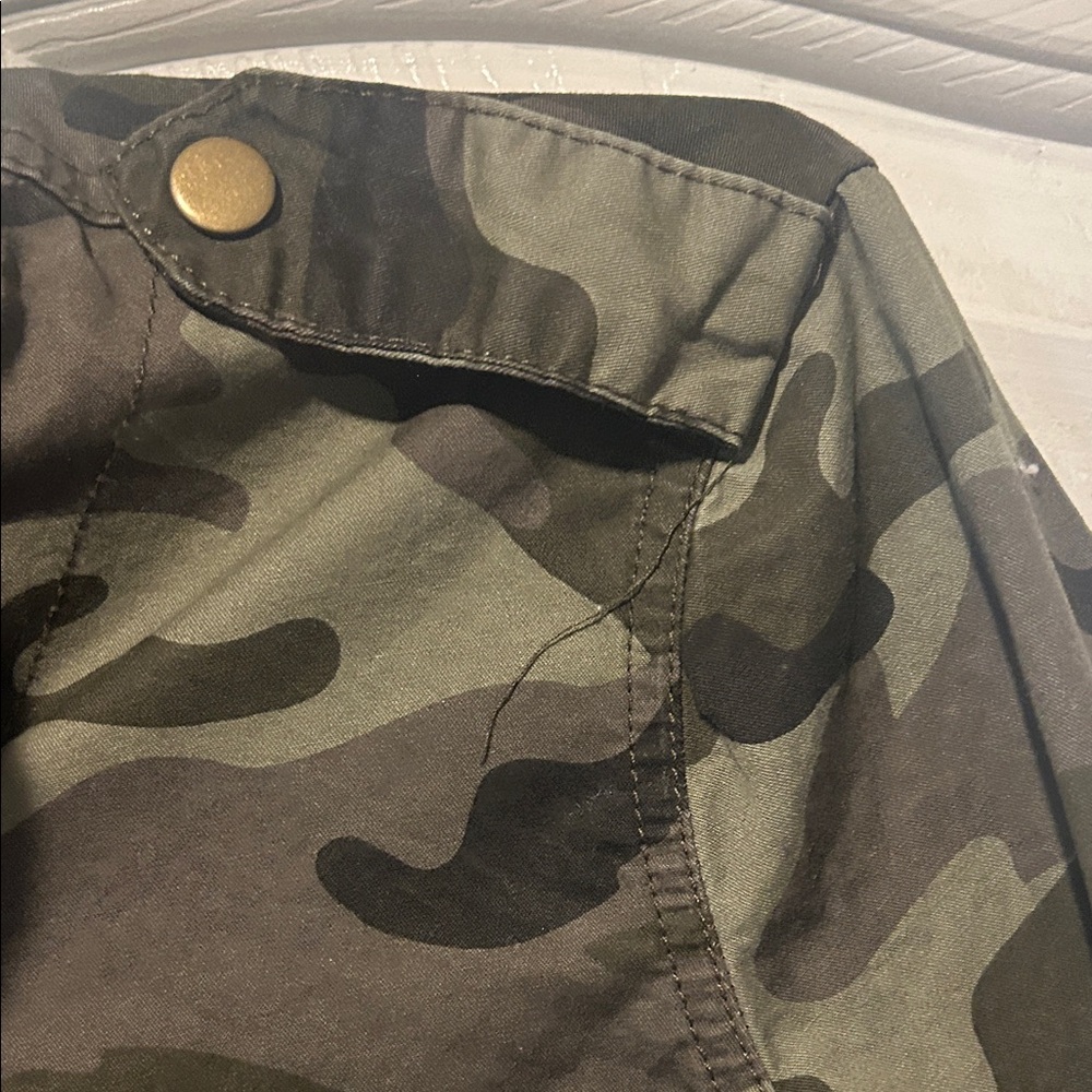 Love Tree Women's Camouflage Jacket - Picture 8 of 9